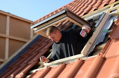 Pose de fenêtres de toit Velux à Montchauvet
